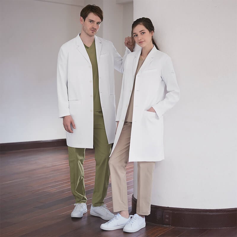 ＜アクアスキュータム＞ボックスドクターコート(ユニセックス)