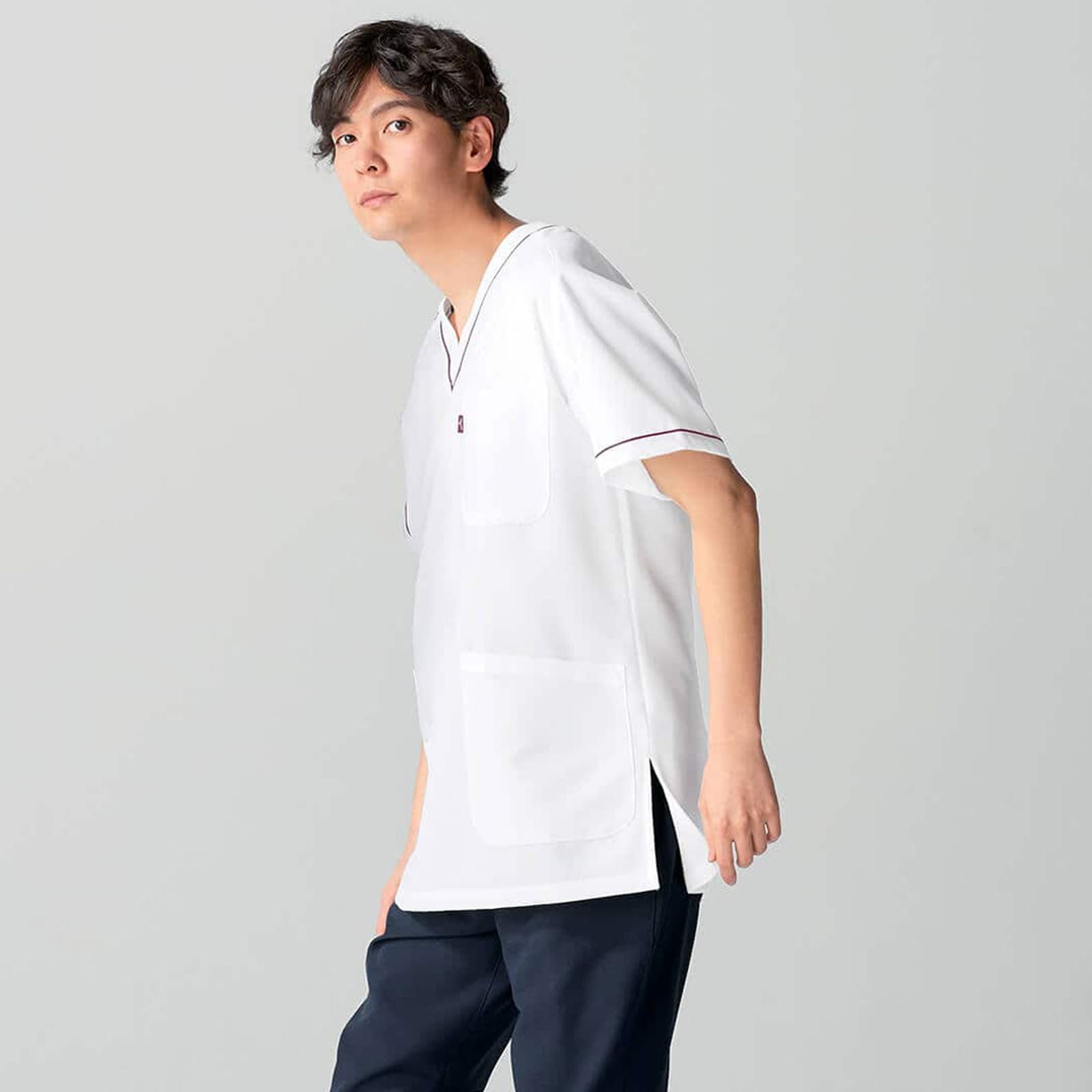 ＜ミズノ＞配色パイピングストレッチスクラブ(男女兼用)