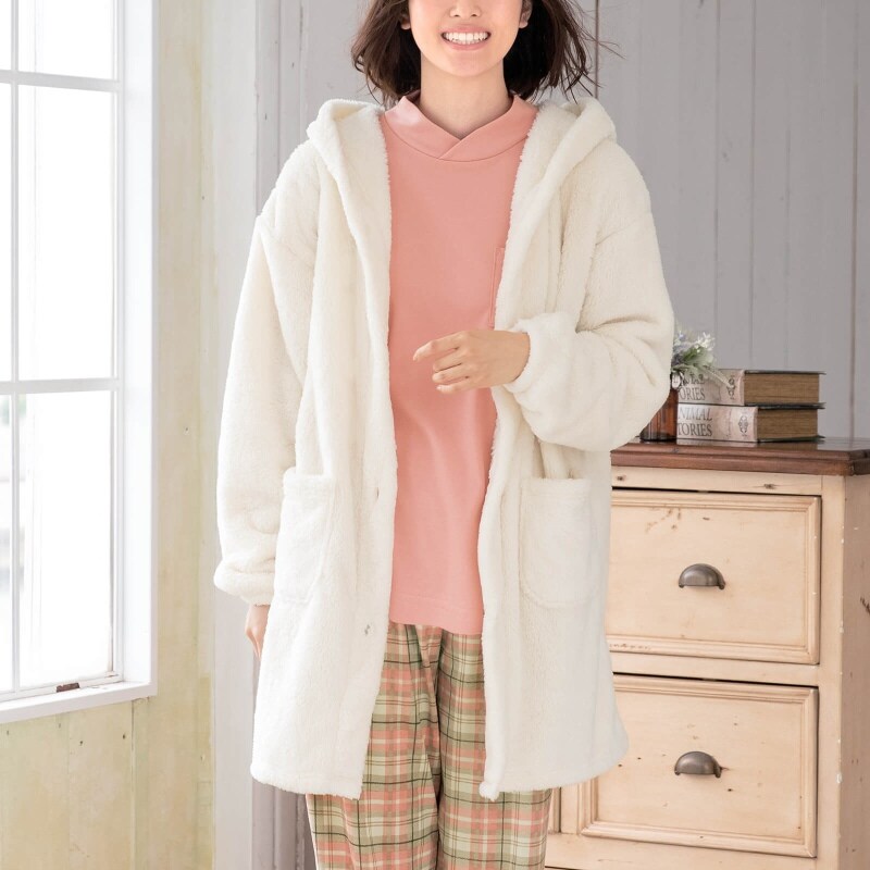 ふんわりボアのフード付きガウン ファッション雑貨 看護師 ナース の通販ならアンファミエ
