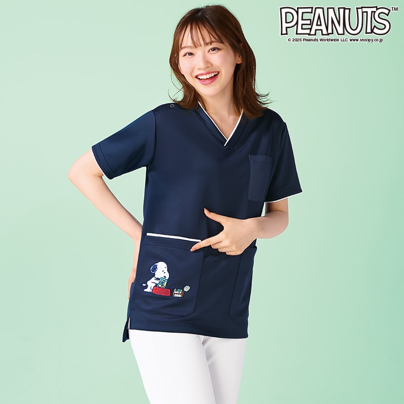 ★＜スヌーピー＞ポケット刺繍ストレッチスクラブ
