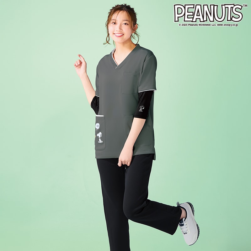 <スヌーピー>ポケット刺繍ストレッチスクラブ
