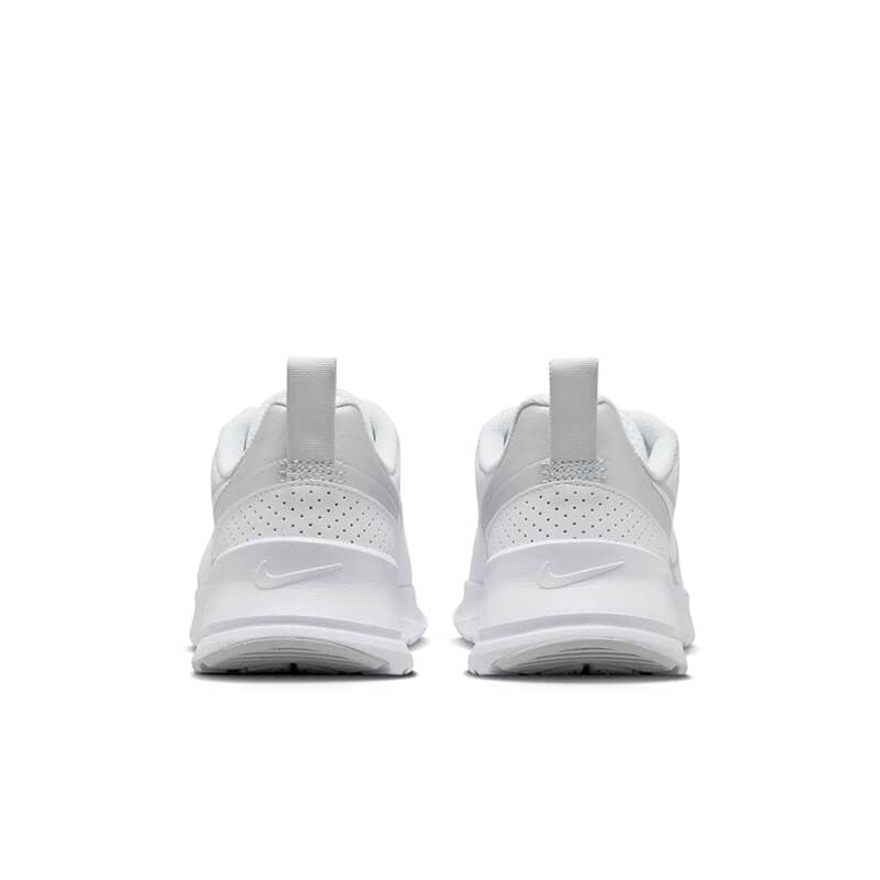 ＜ナイキ＞AIR MAX NUAXIS