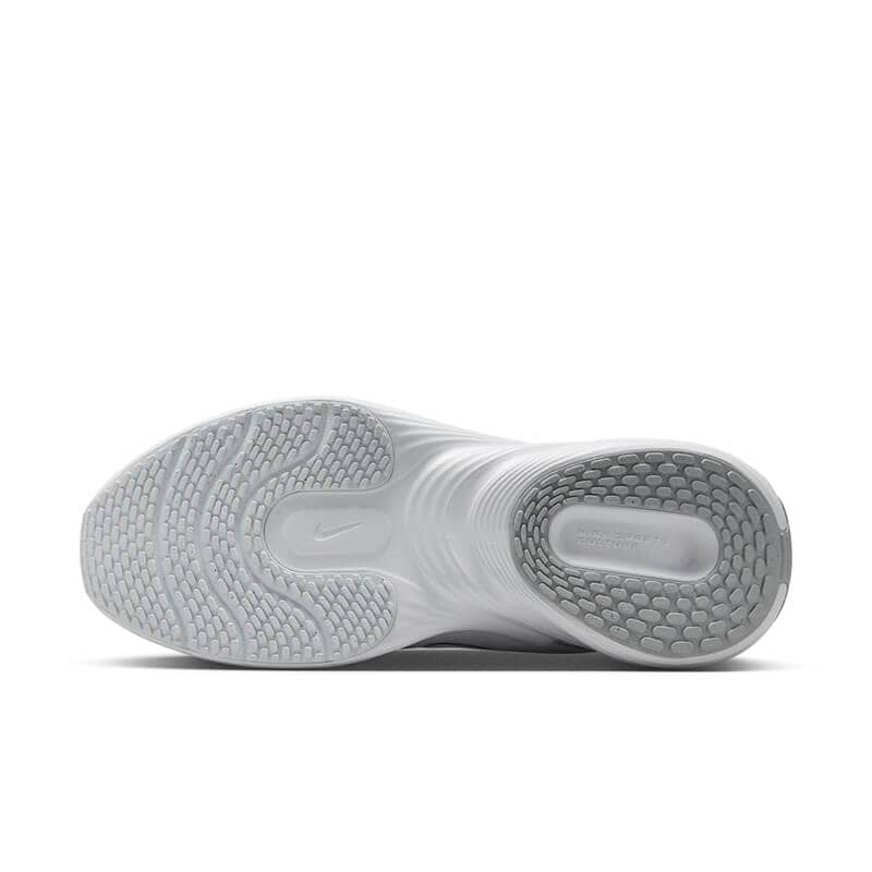 ＜ナイキ＞UPLIFT SC