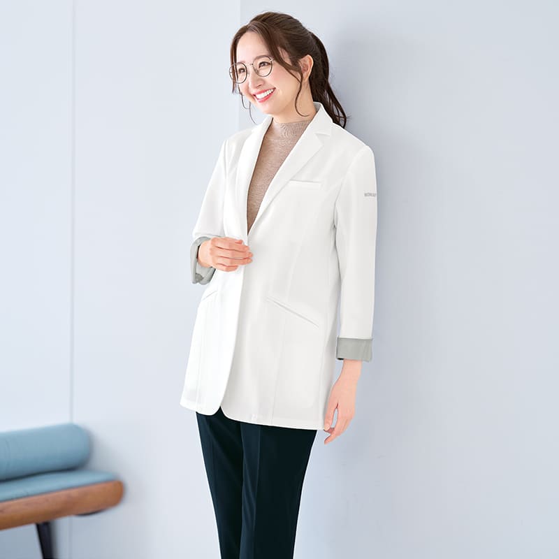 ＜ナチュラルビューティー＞美ラインショート丈ドクターコート