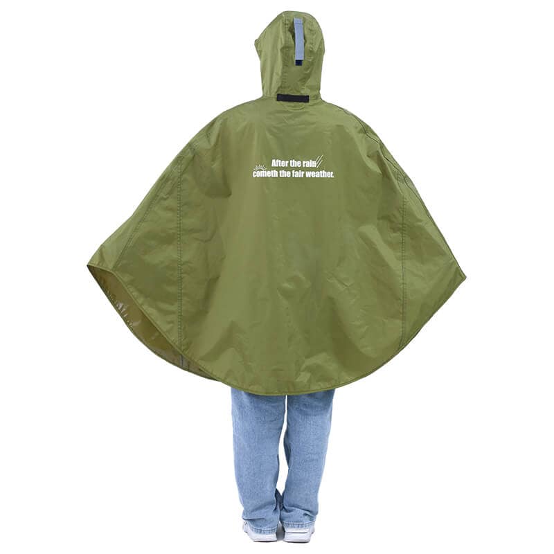 雨をガード！ひざがぬれにくい自動車レインポンチョ