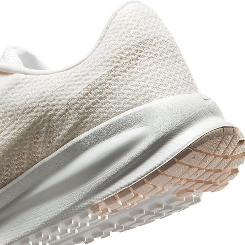 ＜ナイキ＞RUN DEEFY