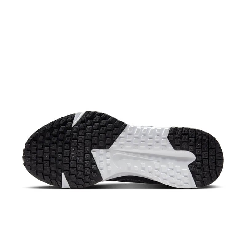 ＜ナイキ＞RUN DEEFY