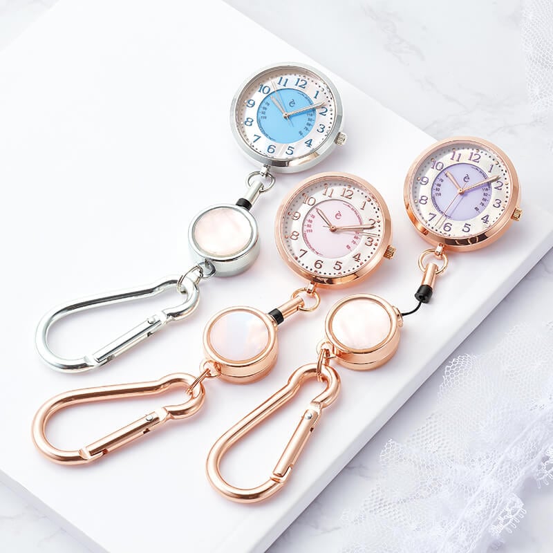 落ちにくい!シェル調ソーラー式カラビナ&リールウォッチ